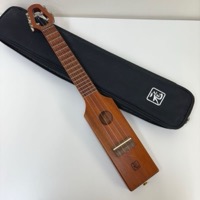 summina 23 アコースティックウクレレ 彫刻音階 コードチャート付 ケース付き 弦楽器